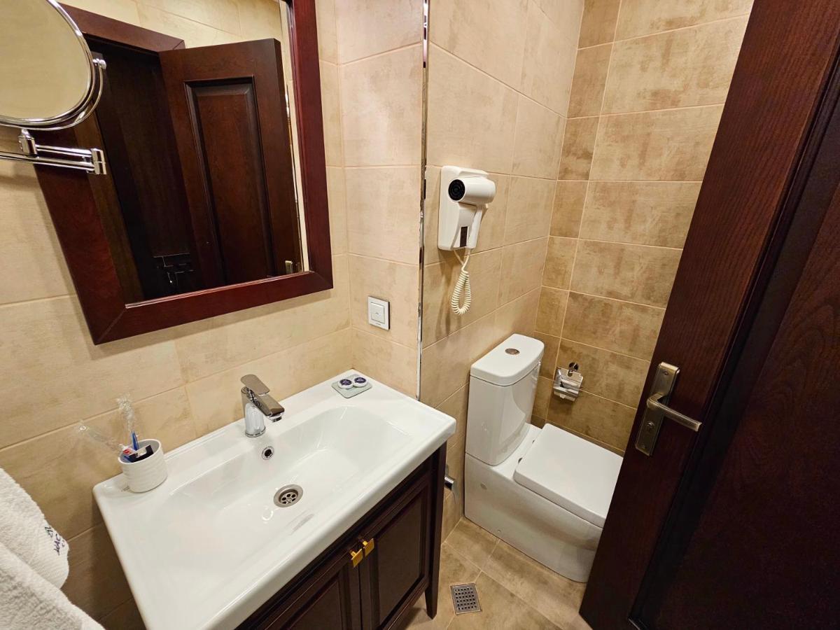 Macara Sheki City Hotel Ngoại thất bức ảnh