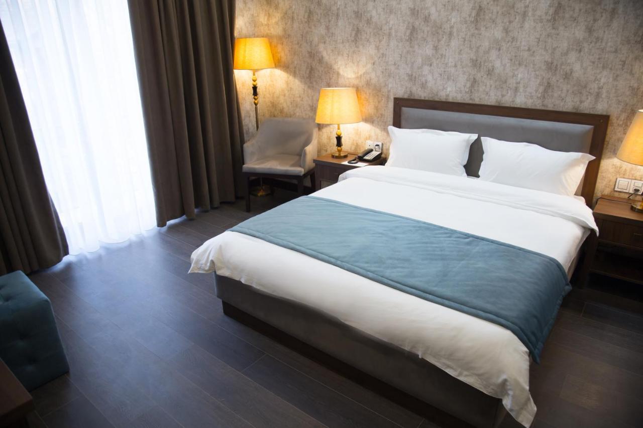 Macara Sheki City Hotel Ngoại thất bức ảnh