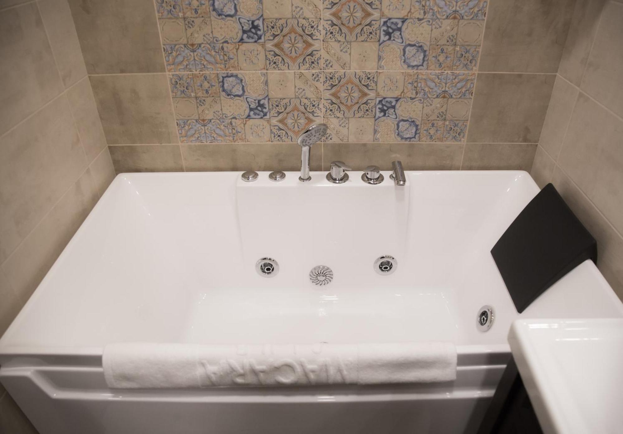Macara Sheki City Hotel Ngoại thất bức ảnh